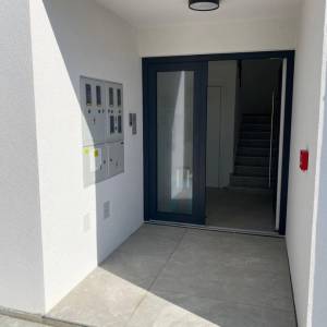 BAŠKA okolica - novogradnja, apartman s dvije spavaće sobe, terasa i dva parkirna mjesta