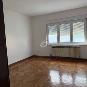 Belovar (Sesvete), Kuća 220m2 sa građevinskim zemljištem