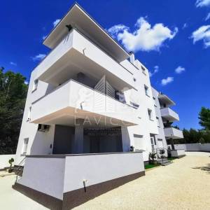 Bibinje – apartman s 2 spavaće sobe, visoko prizemlje