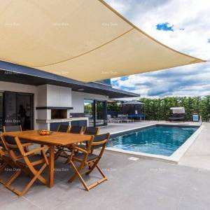 Blizina grada Poreča, samostojeća nova kuća za odmor. 20 km do grada Rovinja.