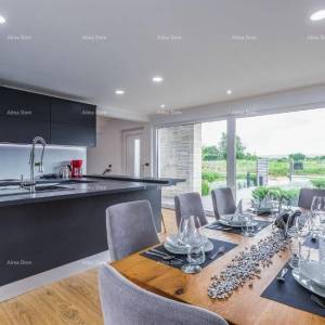 Blizina grada Poreča, samostojeća nova kuća za odmor. 20 km do grada Rovinja.