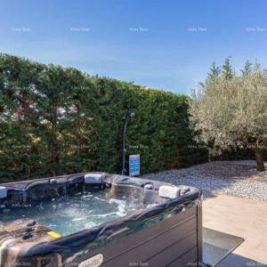 Blizina grada Poreča, samostojeća nova kuća za odmor. 20 km do grada Rovinja.