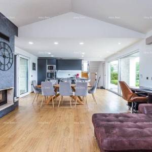 Blizina grada Poreča, samostojeća nova kuća za odmor. 20 km do grada Rovinja.