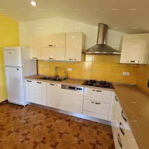 Blizina Ližnjana u malom istarskom mjestu, samostojeća kuća površine 103 m²