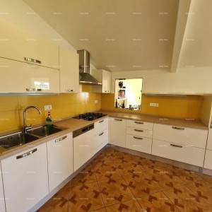 Blizina Ližnjana u malom istarskom mjestu, samostojeća kuća površine 103 m²