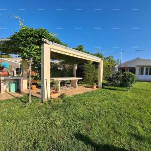 Blizina Ližnjana u malom istarskom mjestu, samostojeća kuća površine 103 m²