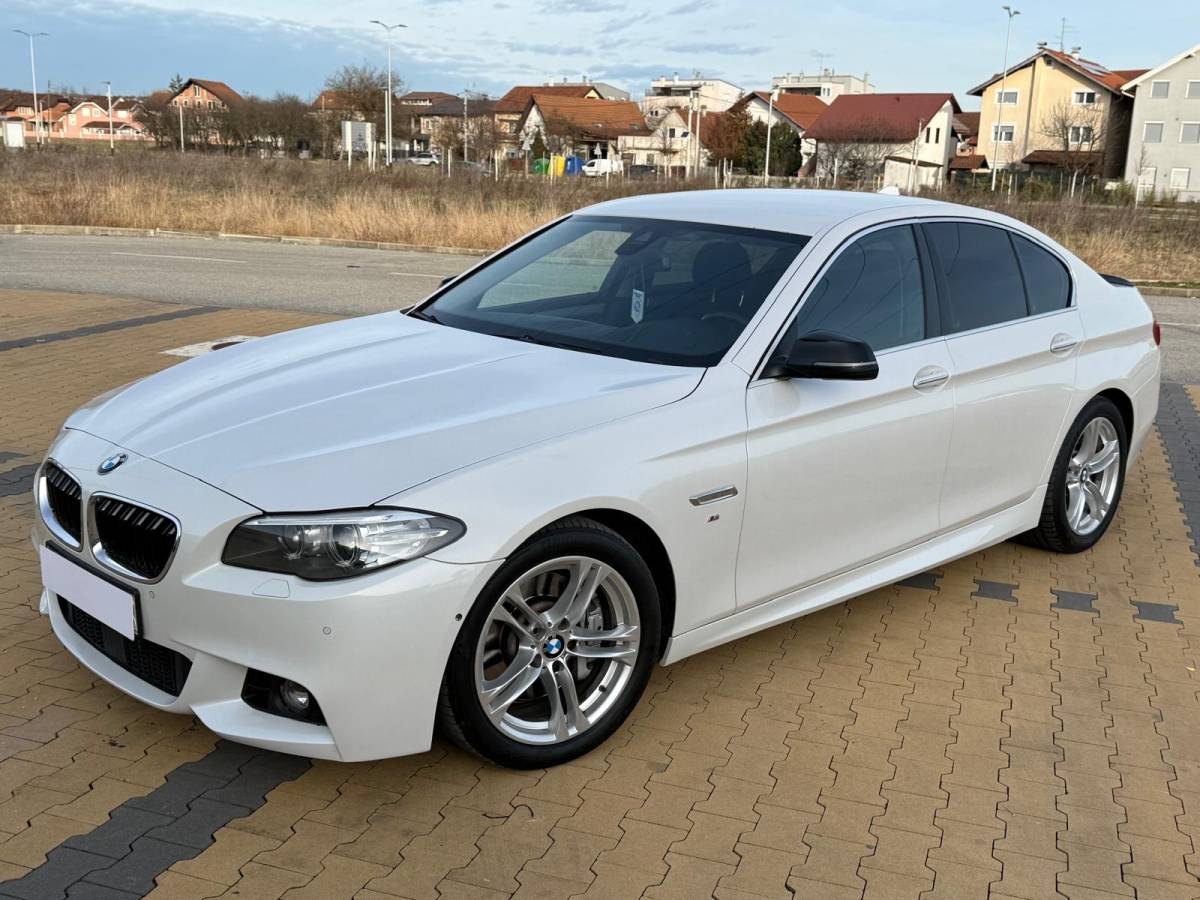 BMW 525D LCI REDIZAJN XDRIVE 218 KS REG GOD DANA M PAKET-HEAD UP-360KA