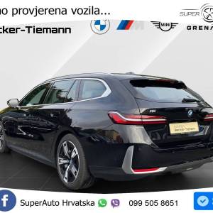 BMW i5 40 eDrive Touring 340 KS, PANO+360°+ACC+GR SJED+VIRT+LANE