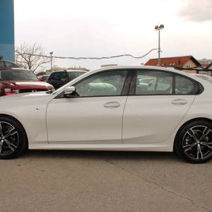 BMW serija 3 318i AUTOMATIK M paket *LED, NAVIGACIJA, KAMERA*