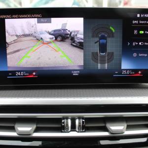 BMW serija 3 Touring 320d xDrive M paket *HEAD UP, LED, KAMERA*