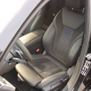 BMW serija 3 Touring 320d xDrive M paket *HEAD UP, LED, KAMERA*