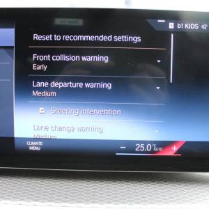 BMW serija 3 Touring 320d xDrive M paket *HEAD UP, LED, KAMERA*