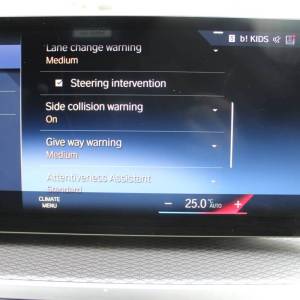 BMW serija 3 Touring 320d xDrive M paket *HEAD UP, LED, KAMERA*