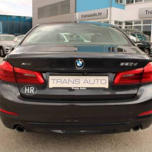 BMW serija 5 520d xDrive Sportline *LED, NAVIGACIJA, KAMERA*