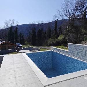 Bribir - Obnovljena kamena kuća s bazenom