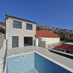 Bribir - Obnovljena kamena kuća s bazenom