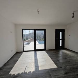 Bribir - Obnovljena kamena kuća s bazenom