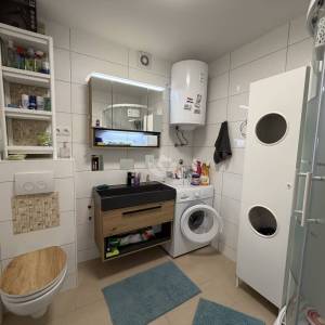 Crikvenica, 3-soban- dvoetažni stan  78 m2, pogled na More