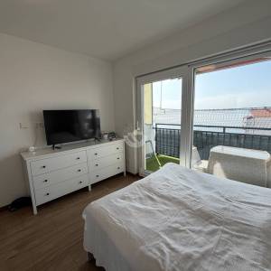 Crikvenica, 3-soban- dvoetažni stan  78 m2, pogled na More