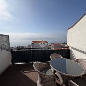 Crikvenica, 3-soban- dvoetažni stan  78 m2, pogled na More