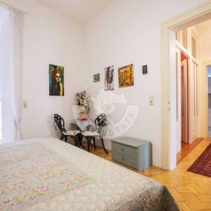 Crikvenica, Kuća 498 m2, tri Stana Apartmana jedan stan i dva poslovna prostora