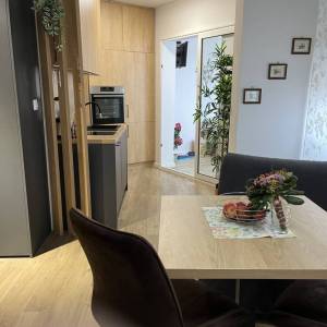 CRIKVENICA - Luksuzno uređeni apartman u centru