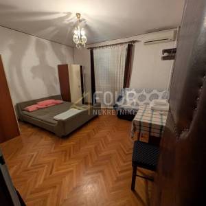 Crikvenica, samostojeća kuća sa 6 stanova