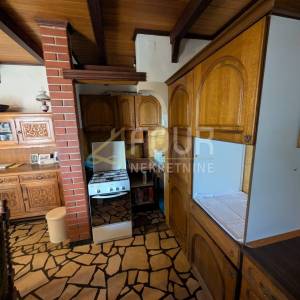 Crikvenica, samostojeća kuća sa 6 stanova