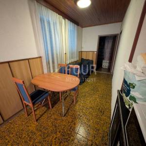 Crikvenica, samostojeća kuća sa 6 stanova