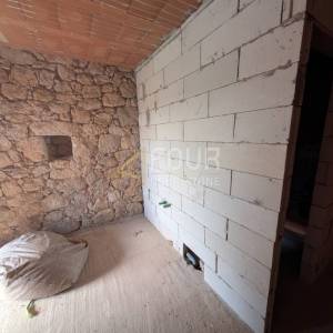 Crikveničko zaleđe, Grižane, dvije etaže, stan + konoba, vrt