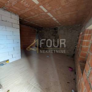 Crikveničko zaleđe, Grižane, dvije etaže, stan + konoba, vrt