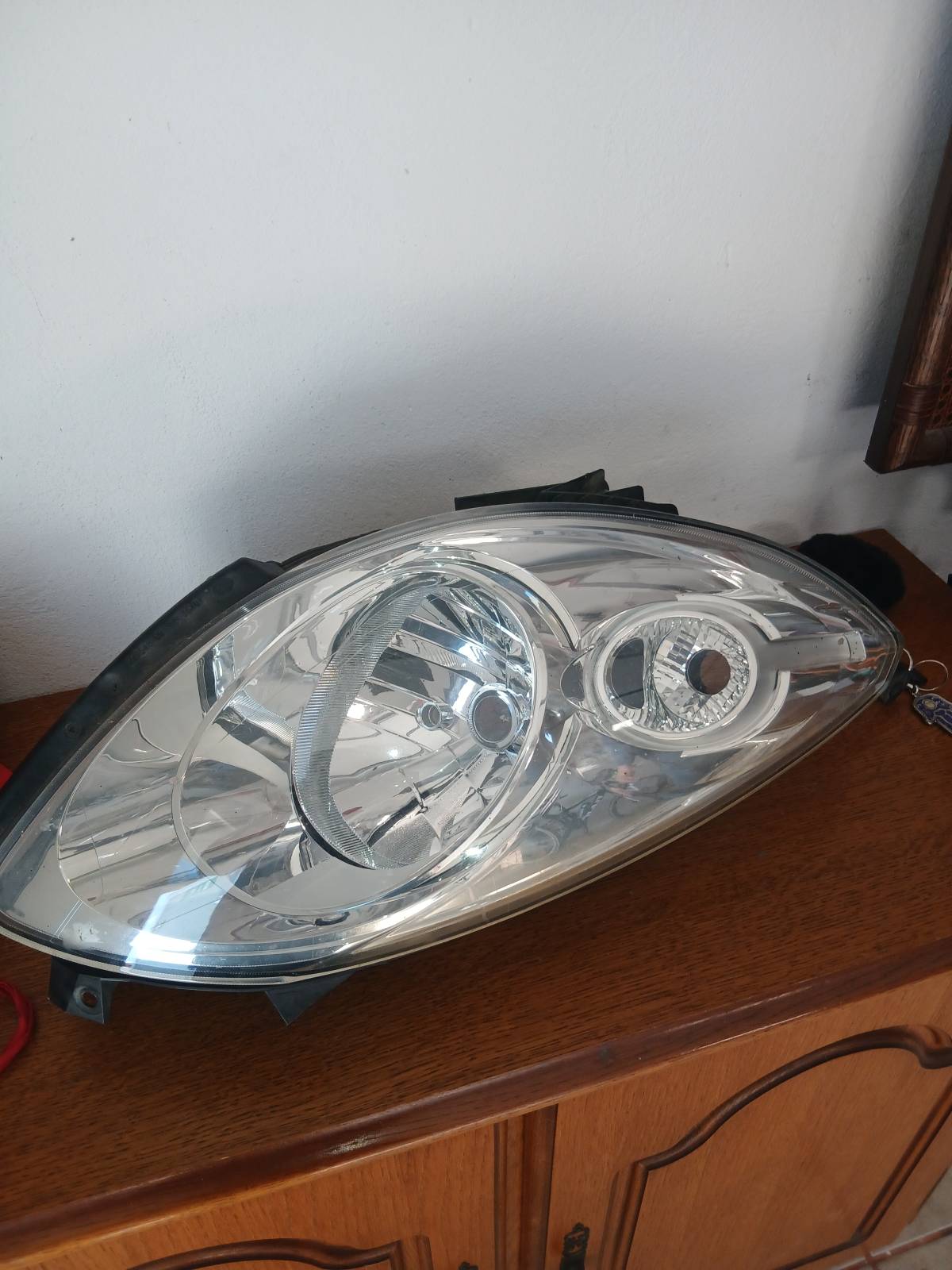 Desni far tvingo 08g.