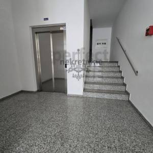 Donje Svetice - Lovinčićeva, 2-soban stan 55m2, V. kat, lift, parking 