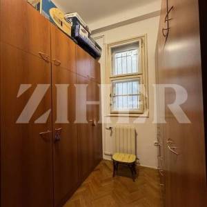 Donji grad, stan 106 m2 s terasom 50 m2 i dva balkona