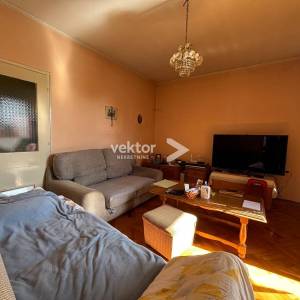 Drenova, kuća s dva stana, dodatnim prostorom i garažom