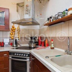 Dugi Rat, Jesenice, prodaja stan 80 m2 + terasa 24 m2
