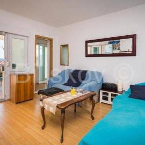 Dugi Rat, Jesenice, prodaja stan 80 m2 + terasa 24 m2