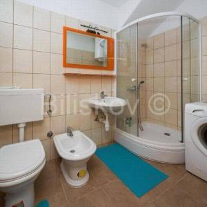 Dugi Rat, Jesenice, prodaja stan 80 m2 + terasa 24 m2