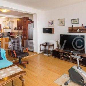 Dugi Rat, Jesenice, prodaja stan 80 m2 + terasa 24 m2