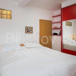 Dugi Rat, Jesenice, prodaja stan 80 m2 + terasa 24 m2