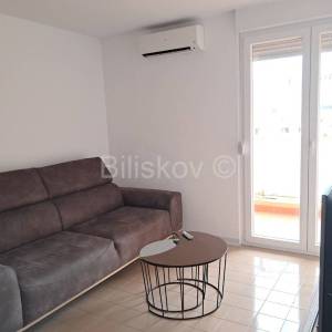 Dugoročan najam 3 sobe studenti Mertojak Split