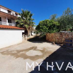 Dva apartmana na prvom katu u Jelsi