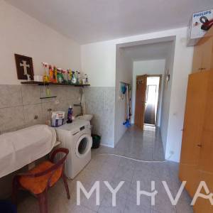 Dva apartmana na prvom katu u Jelsi