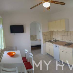 Dva apartmana na prvom katu u Jelsi