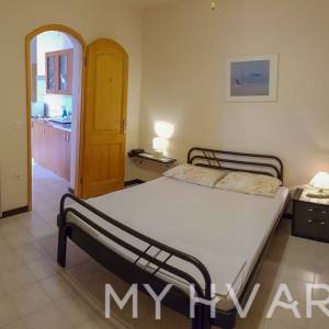 Dva apartmana na prvom katu u Jelsi