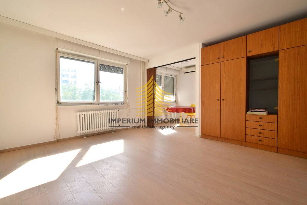 Dvosoban stan 64 m² u Prečkom – renoviran, svetao, odlična lokacija