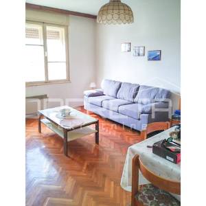 Dvosoban stan u centru s pogledom na more i grad

