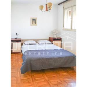 Dvosoban stan u centru s pogledom na more i grad

