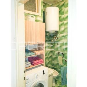 Dvosoban stan u centru s pogledom na more i grad

