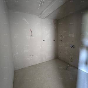 Dvosoban stan u prizemlju s vrtom